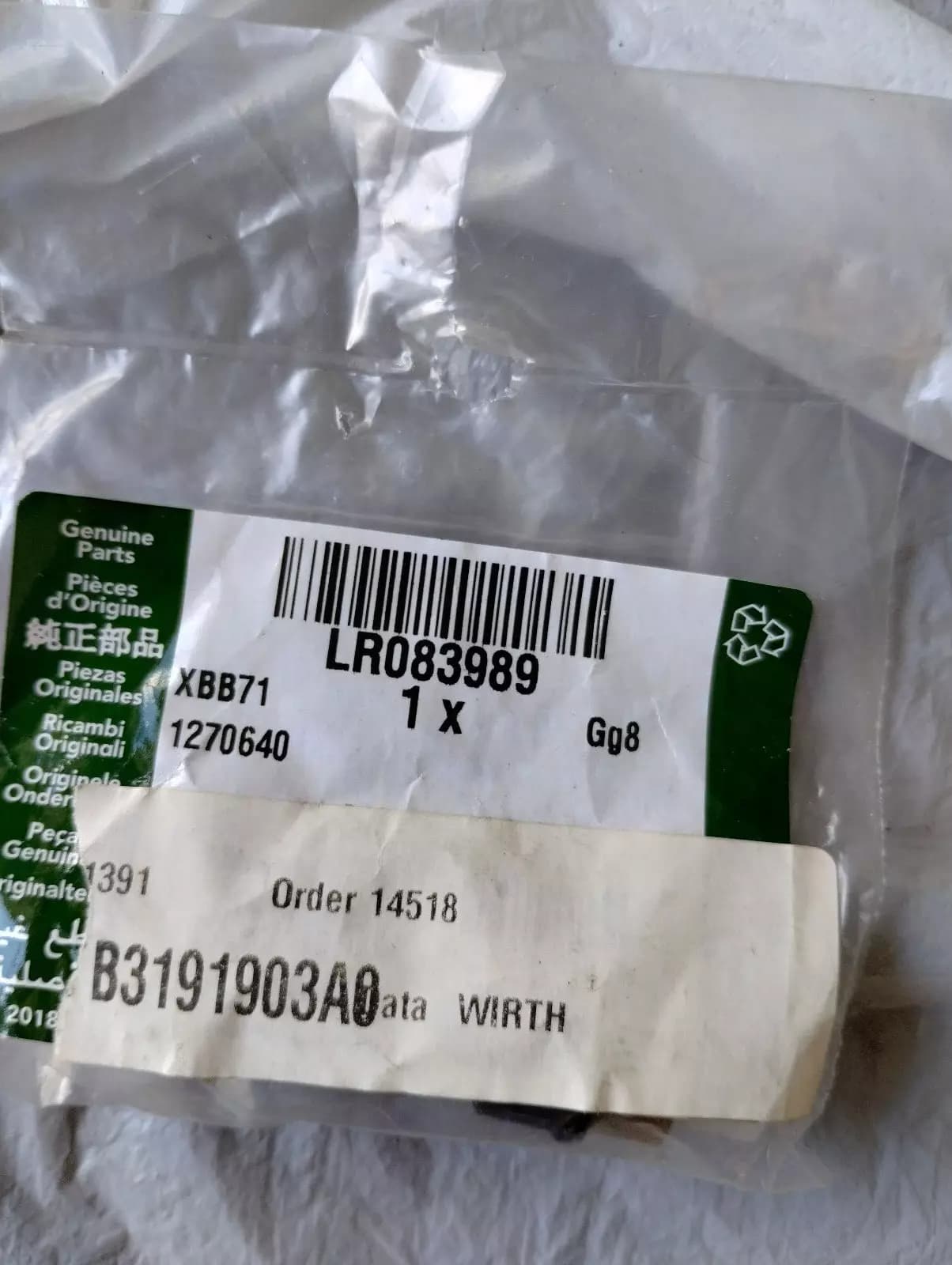 Jaguar, Land Rover, genuine Air suspension CONNECTOR 2pcs no: LR083989