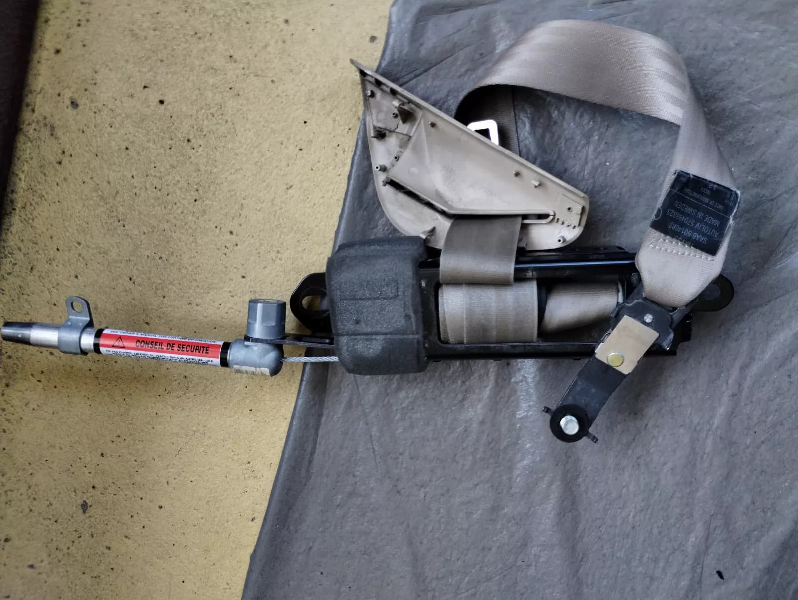 Saab 9-5 Seat belt Left front Beige No: 5014683