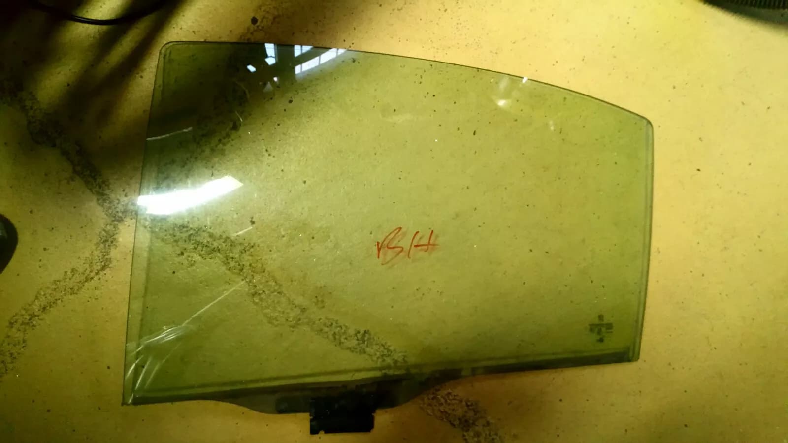 Peugeot 607 door window double glazing left rear year:2006