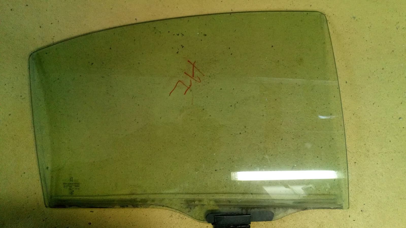 Peugeot 607 door window double glazing right rear Bj:2006