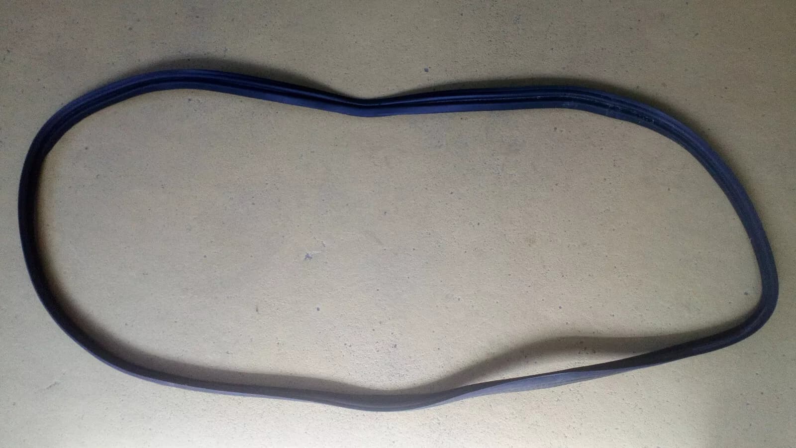 Saab 9-5 Sedan trunk lid seal 5112015 BJ:1998-09