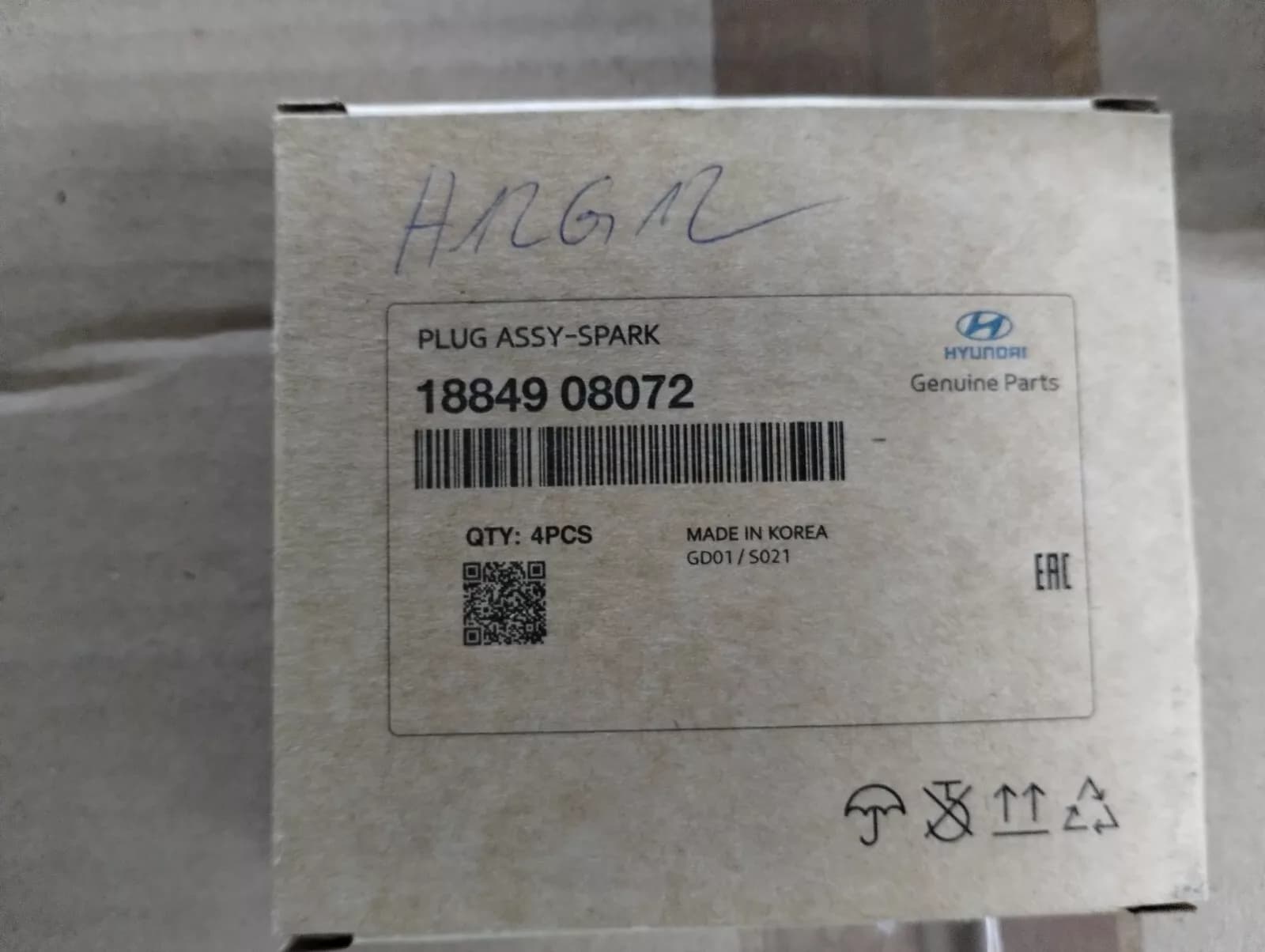 Genuine Hyundai, PLUG ASSY-SPARK 4 pcs Nr: 1884908072