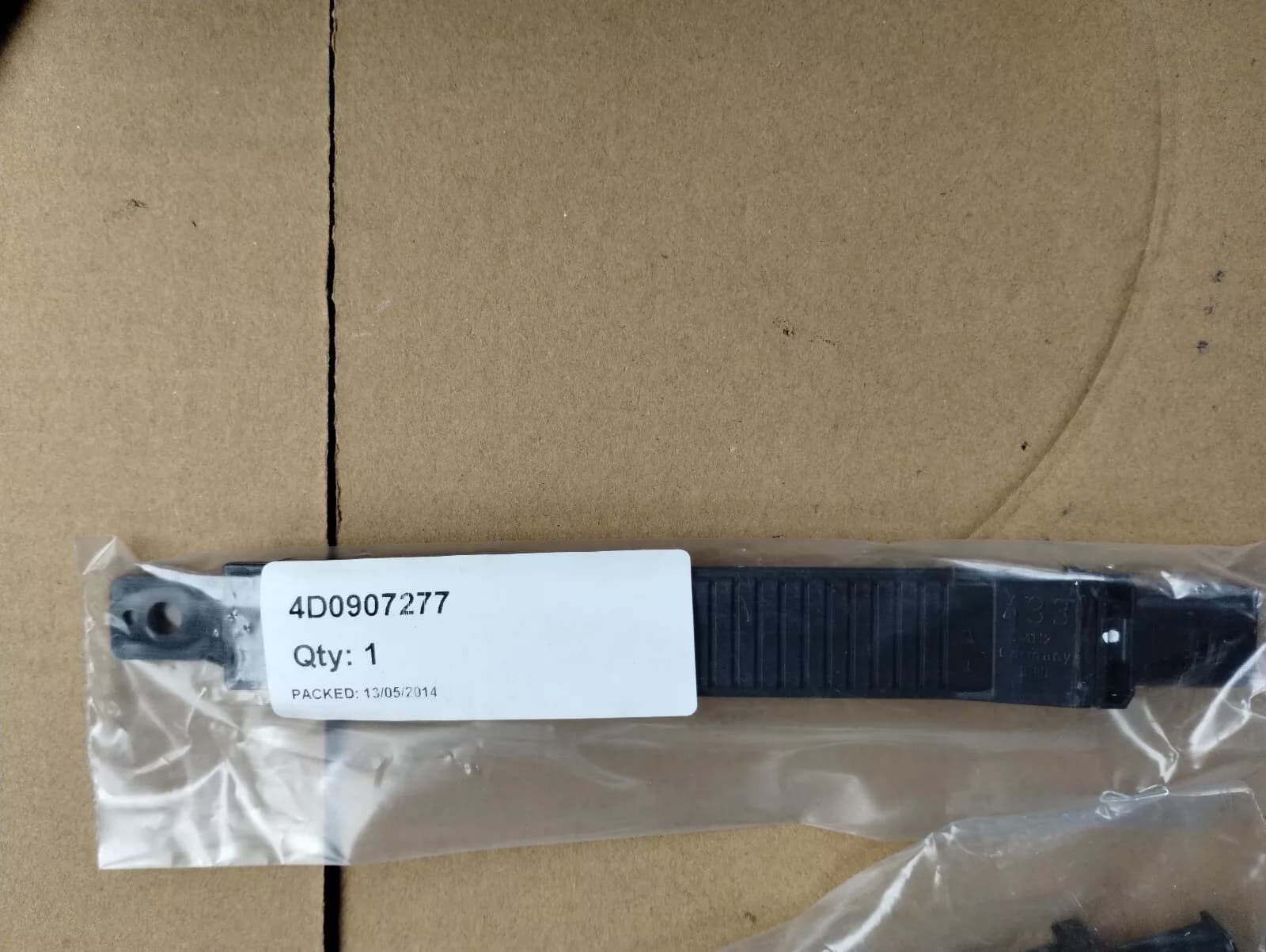 ORIGINAL BENTLEY AERIAL 1 PCS No: 4D0907277