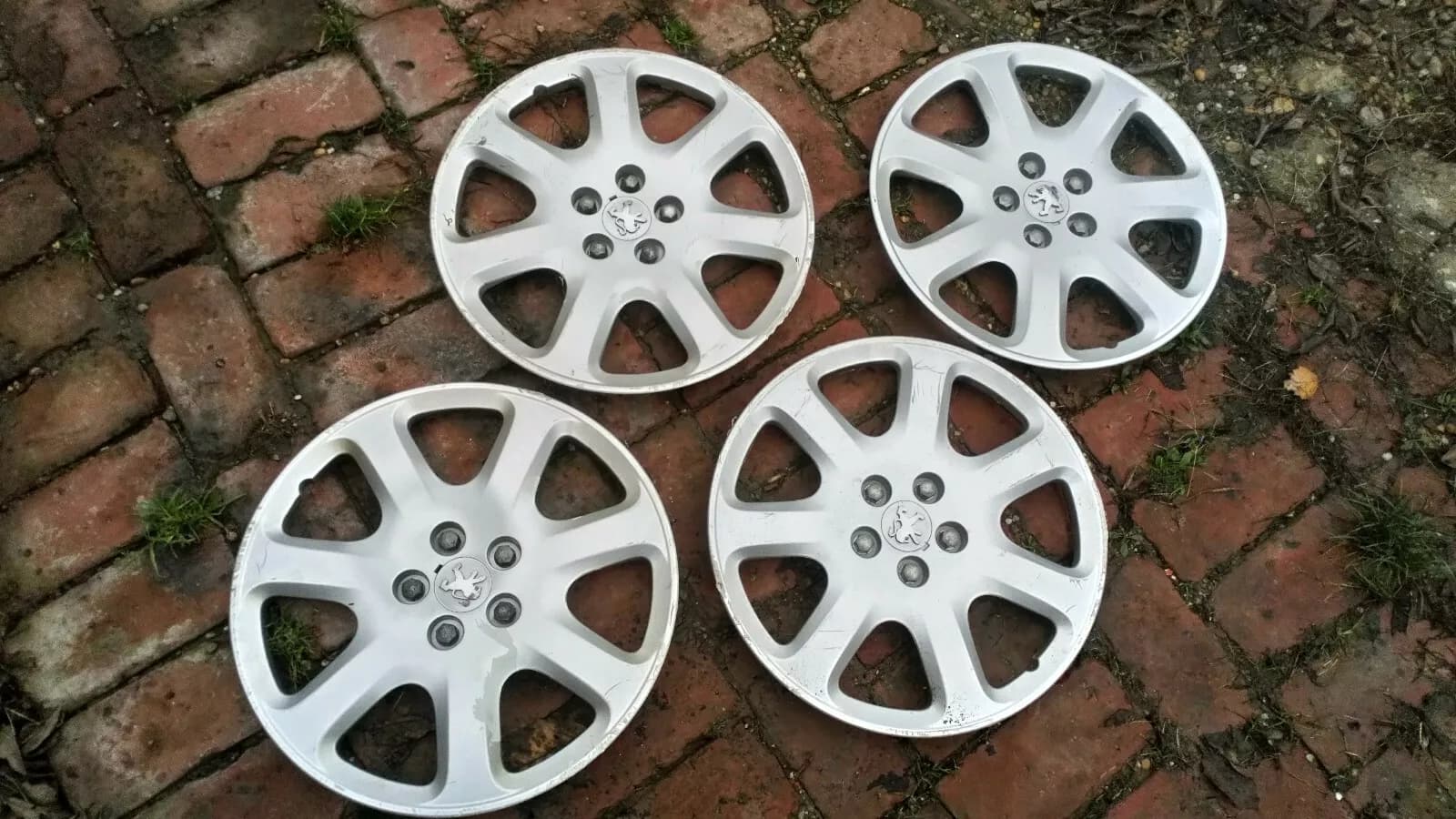 Peugeot 607 hubcap original 17" 4pcs