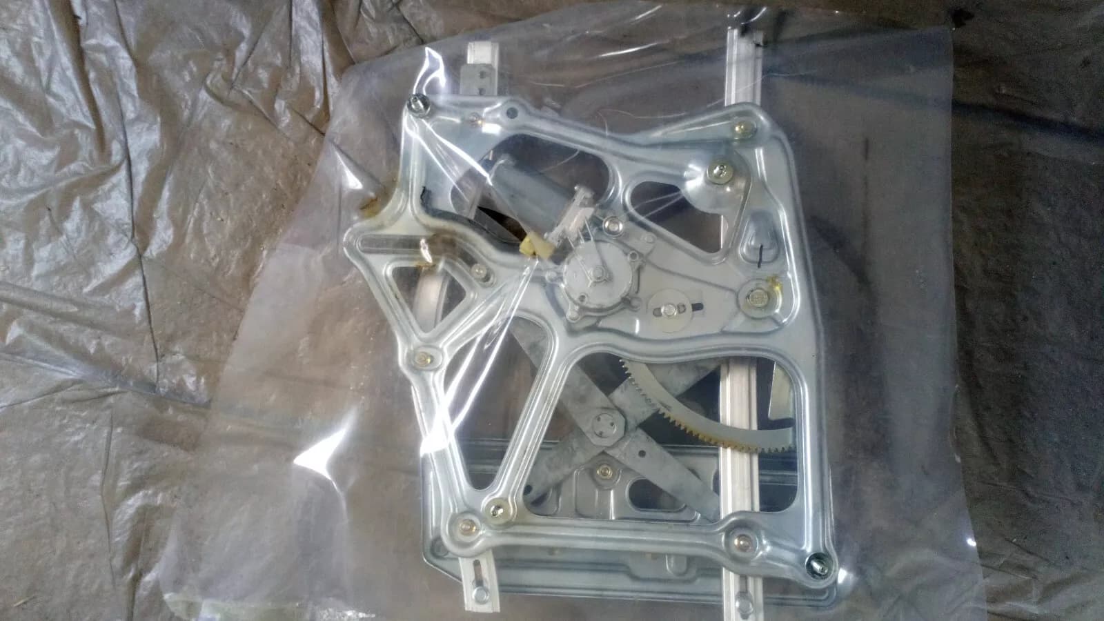 Saab 9-3,900NG Convertible,Convertible window regulator rear right year:1996-03