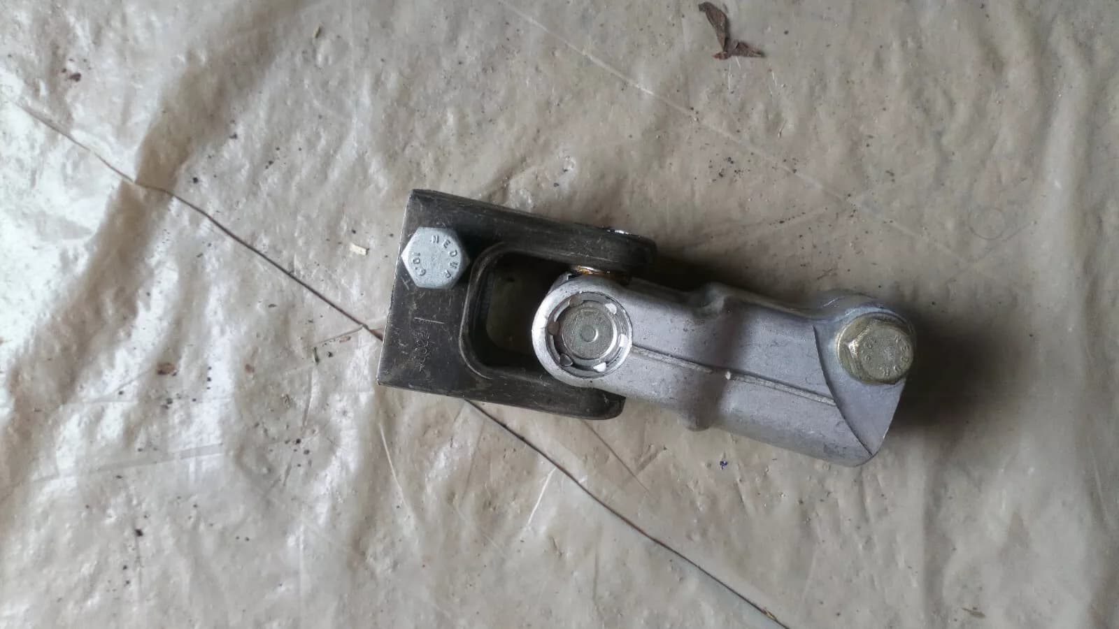 SAAB 9000 steering column steering knuckle Year:1996