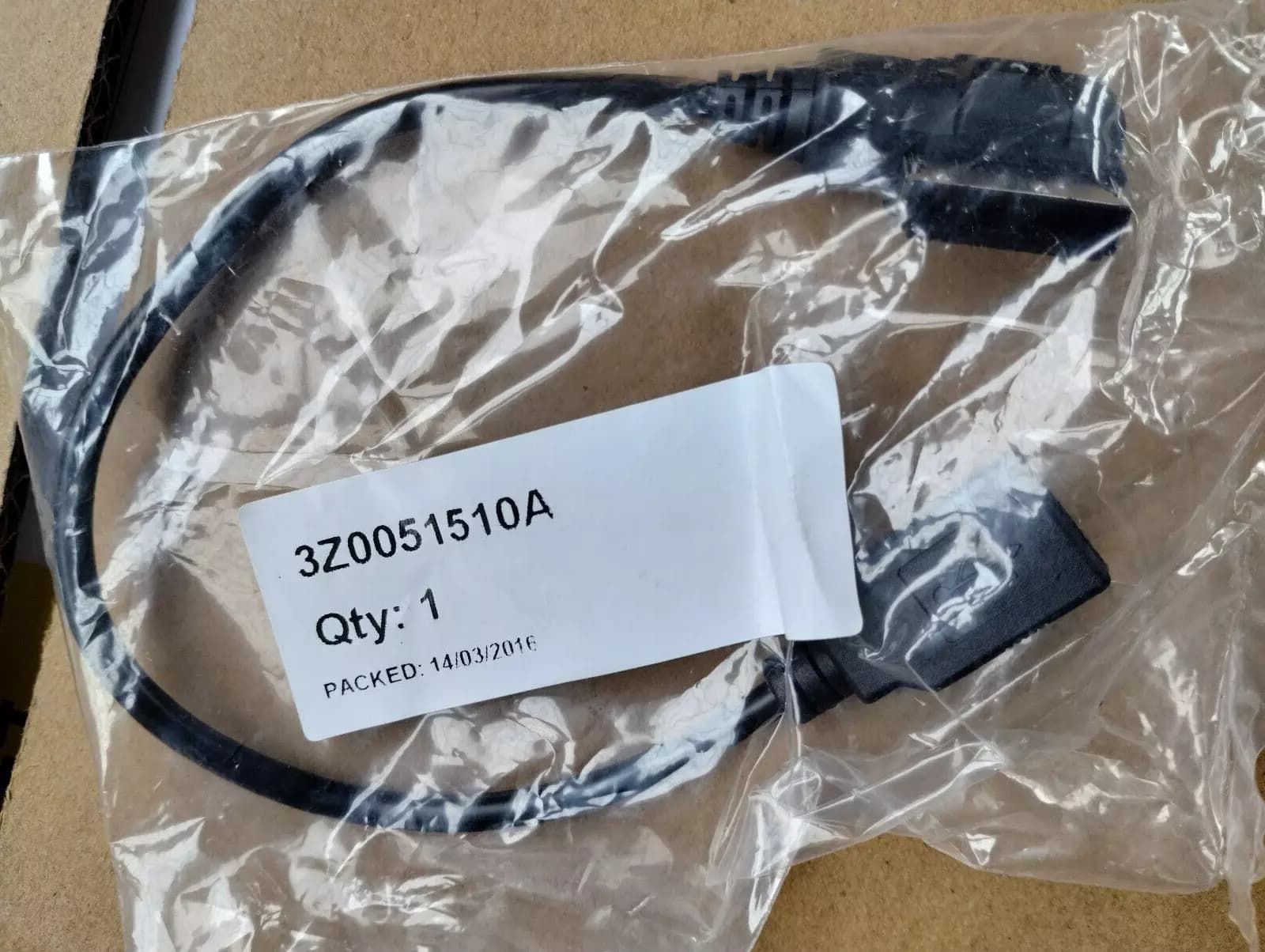 ORIGINAL BENTLEY USB CONNECTION CABLE 1 PCS no: 3Z0051510A