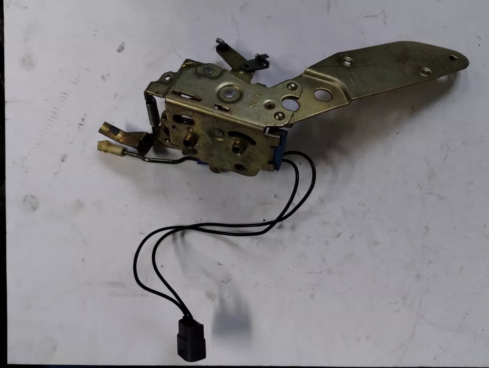 SAAB 9000 Door lock mechanism, front left Nr: 4303079