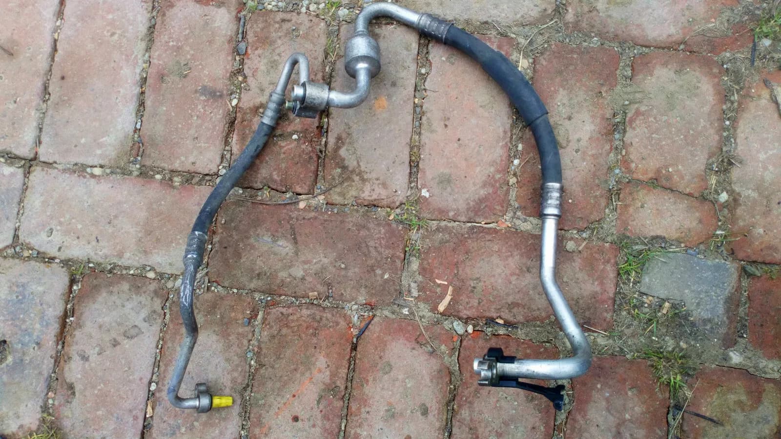 SAAB 9-3 air conditioning pipe part no : 32021872 Year: 2003-11