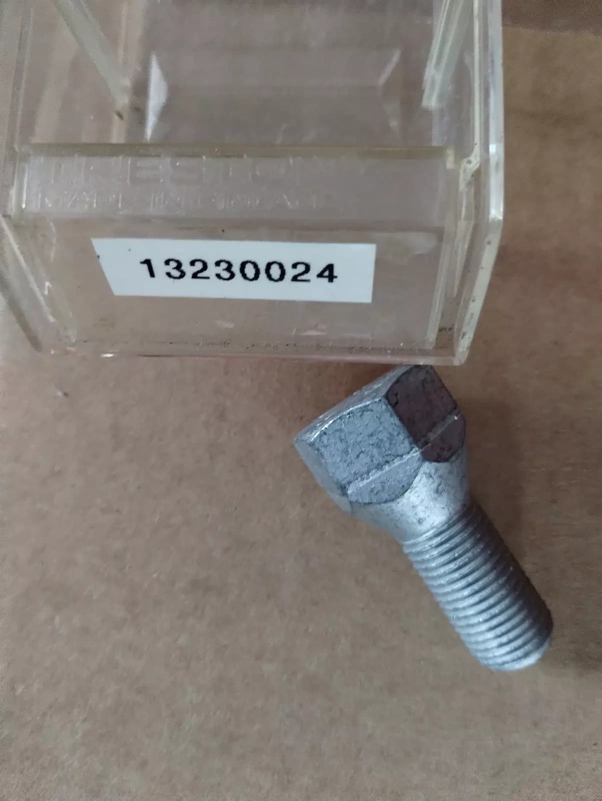 Genuine Fiat, Alfa Romeo, Lancia wheel stud 8 Pcs No: 13230024