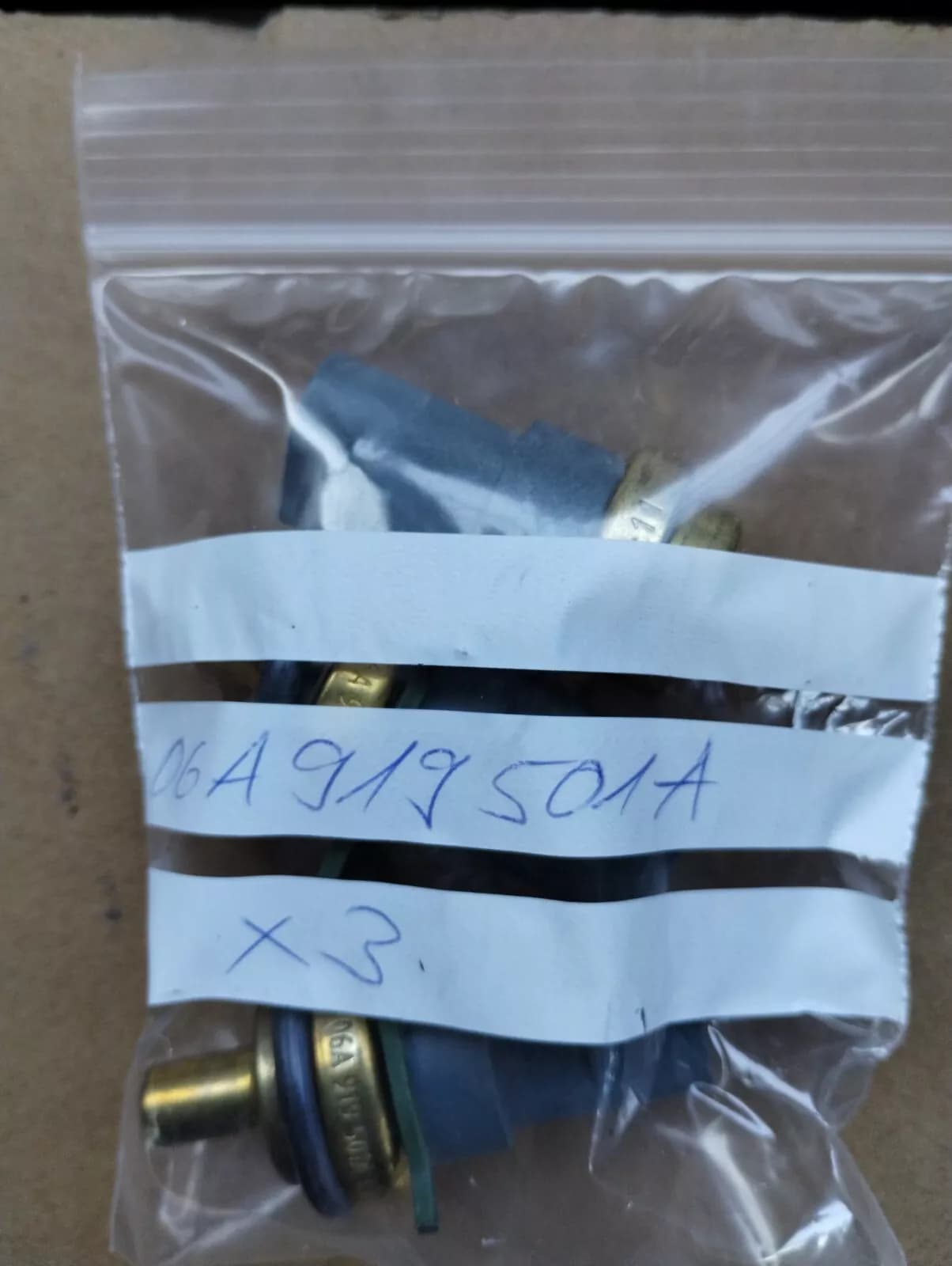 ORIGINAL BENTLEY COOLANT TEMPERATURE SENDE 1 PCS no: 06A919501A