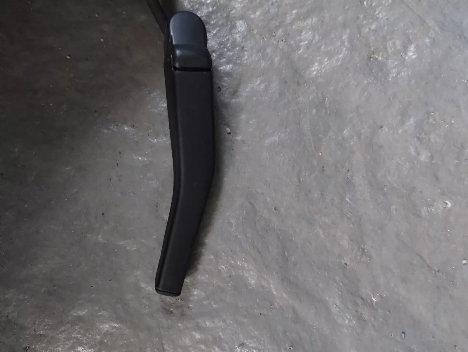 SAAB 9000, Wiper arm left, windshield wiper left. part no : 9082553