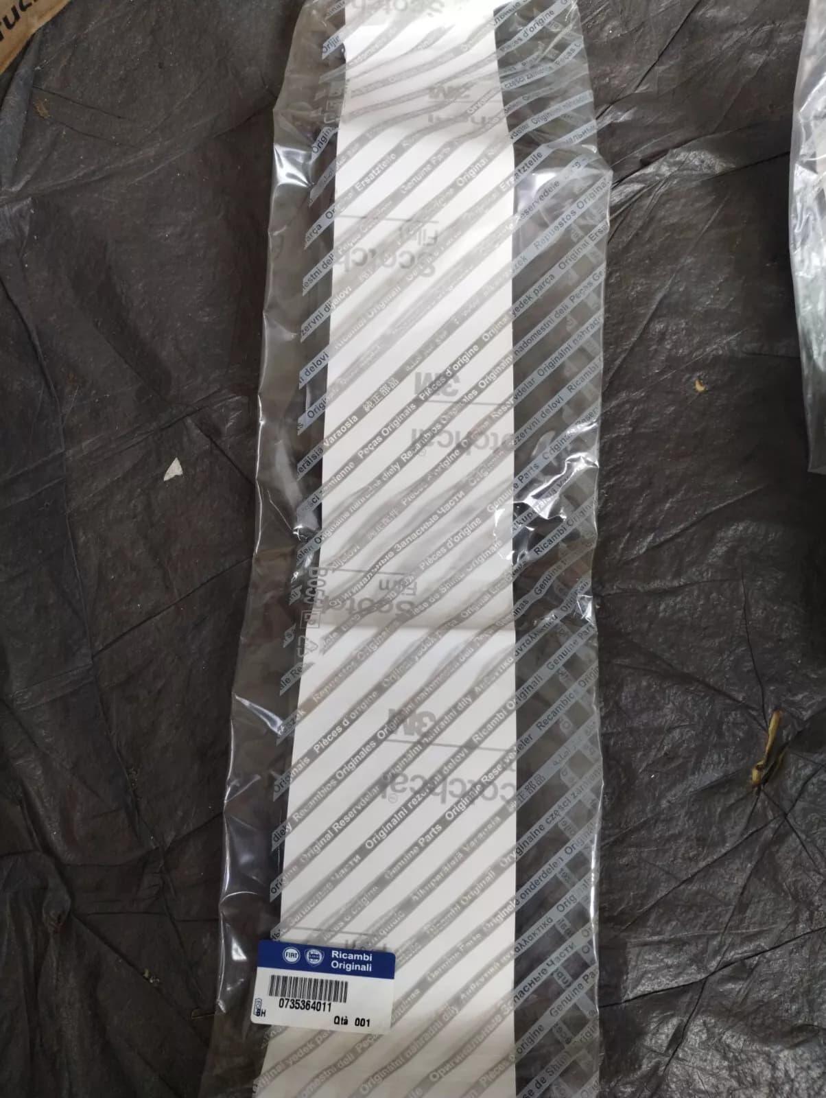 Genuine Fiat BODY PLASTIC STRIP No : 735364011