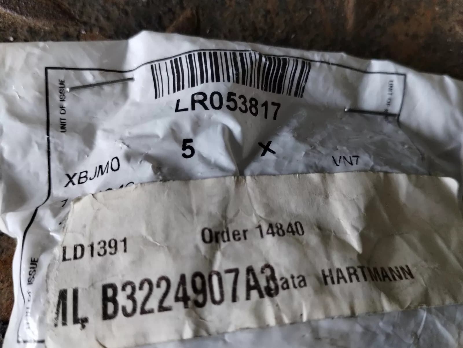 Genuine Jaguar, Land Rover, steering wheel screw 3 pcs no: LR053817