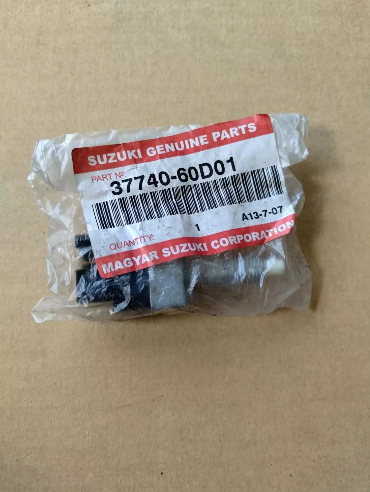 Genuine Suzuki, brake light switch No: 37740-60D01