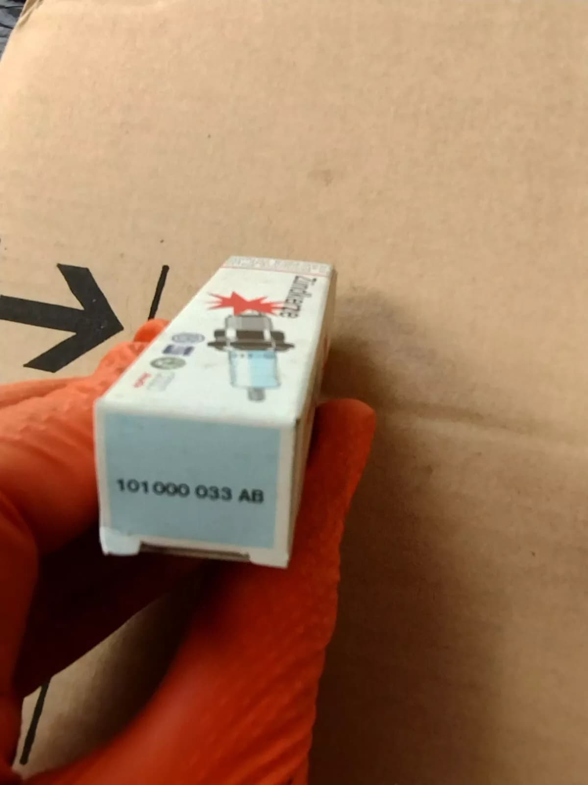 Genuine VW, AUDI Spark plug 4 pcs Nr: 101000033AB