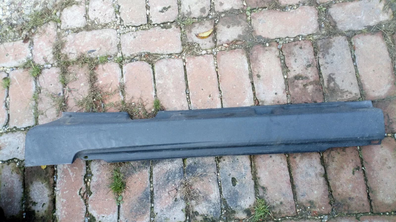 SAAB 9000 side skirt cover part no:6962120 front right year:1992-98