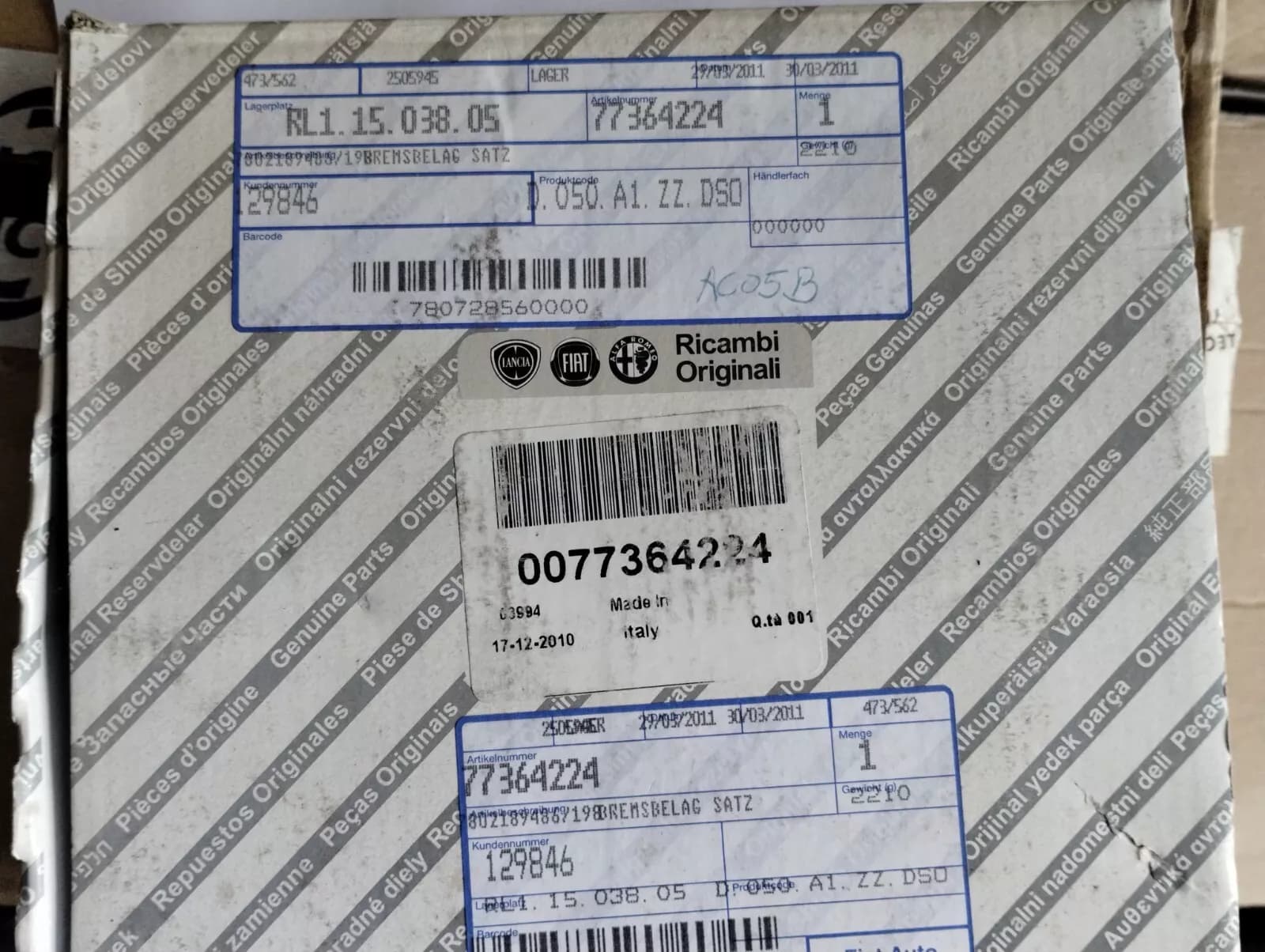 Genuine Fiat brake pad set No: 77364224