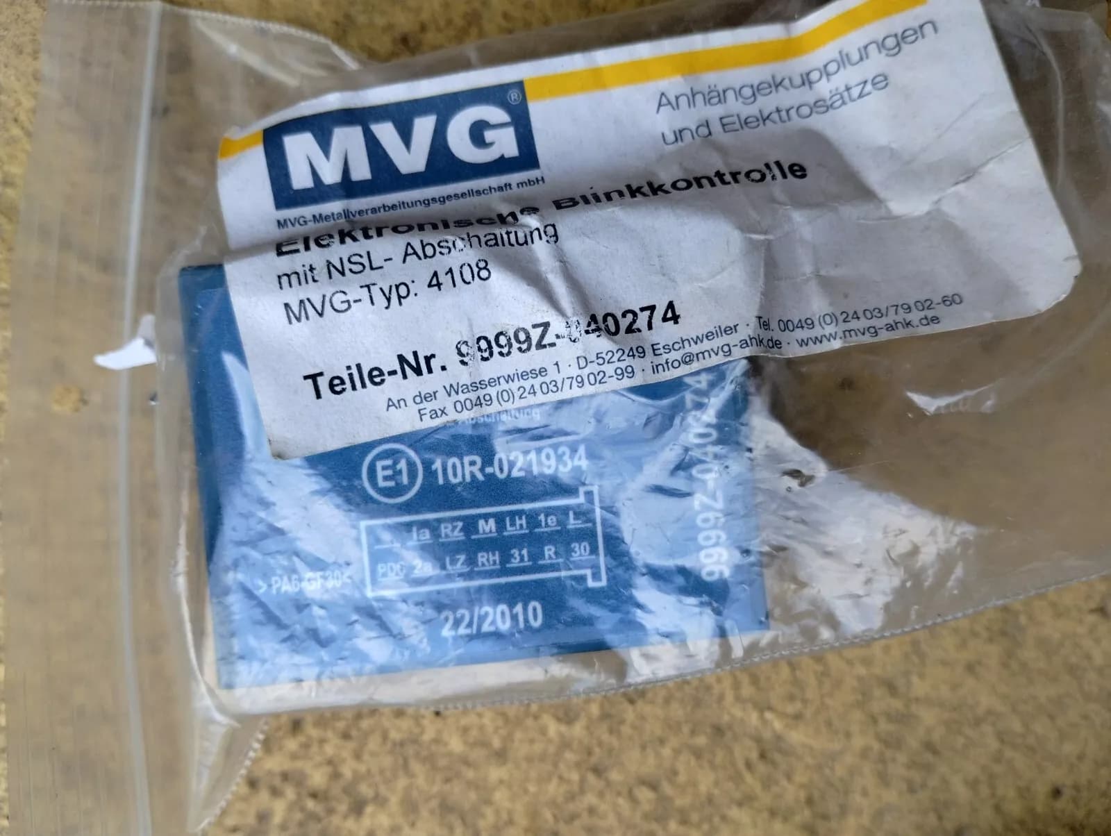 HYUNDAI genuine relay, flasher roll No : 9999Z040274