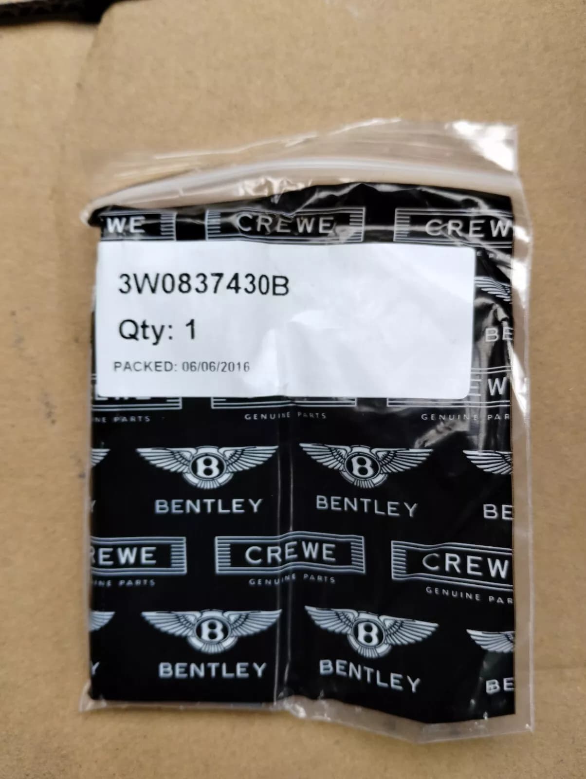 ORIGINAL BENTLEY DOOR CATCH 1 PCS no: 3W0837430B