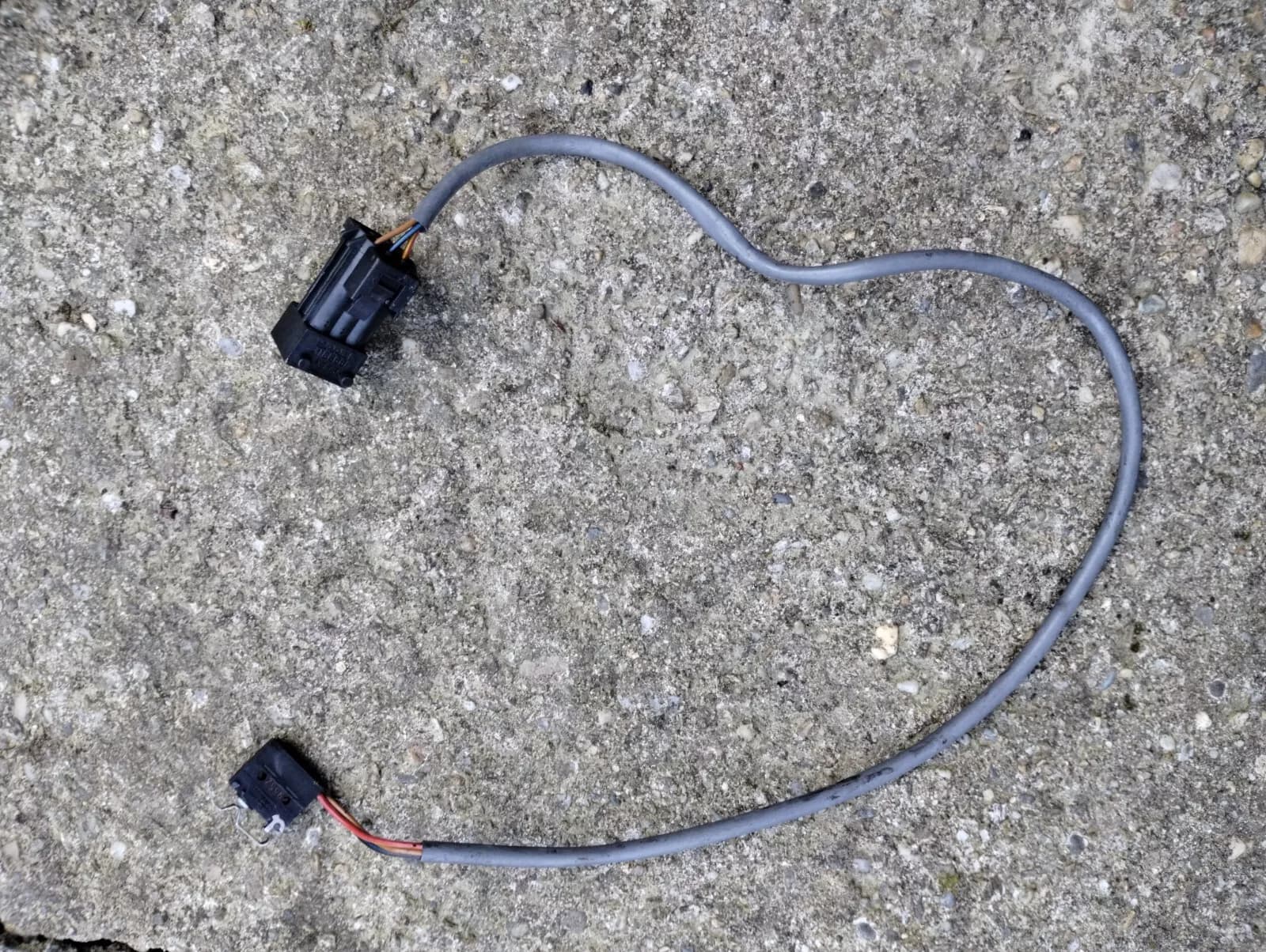 SAAB Microswitch Tailgate Lock No : 400126561