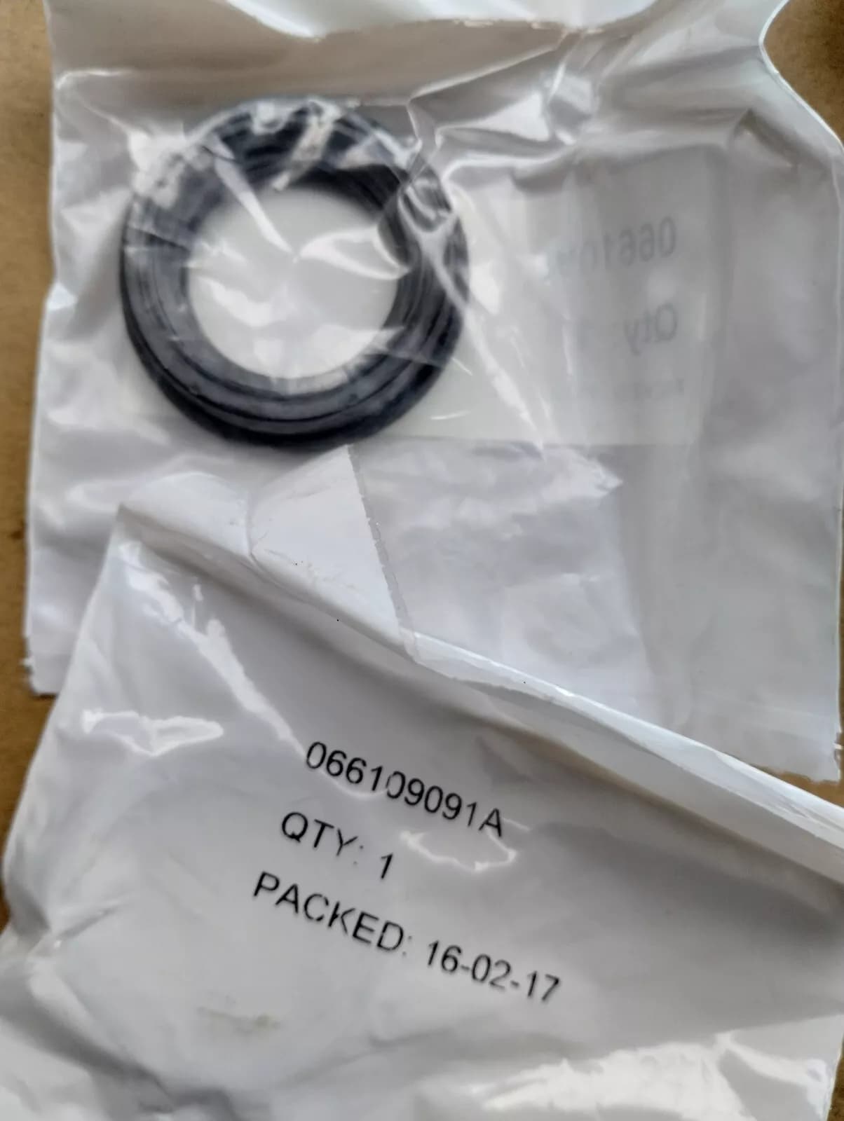 ORIGINAL BENTLEY SEALING RING VVT ADJUSTER 4 PCS no: 066109091A