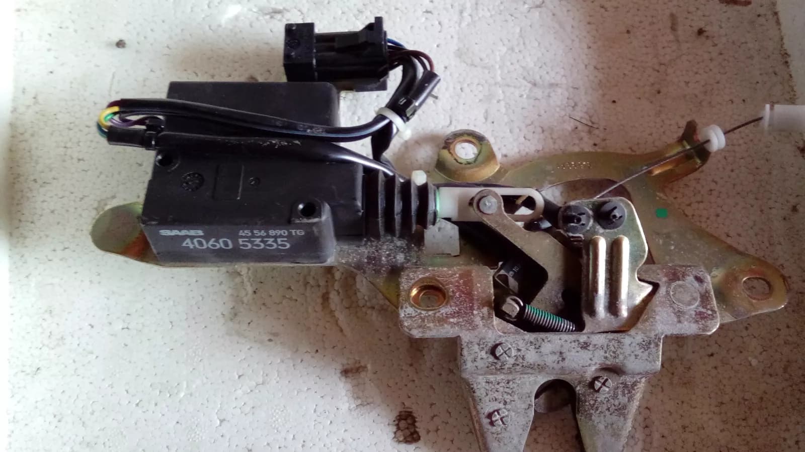 Saab 9000 CS, CSE Hatchback tailgate lock part no:40605335