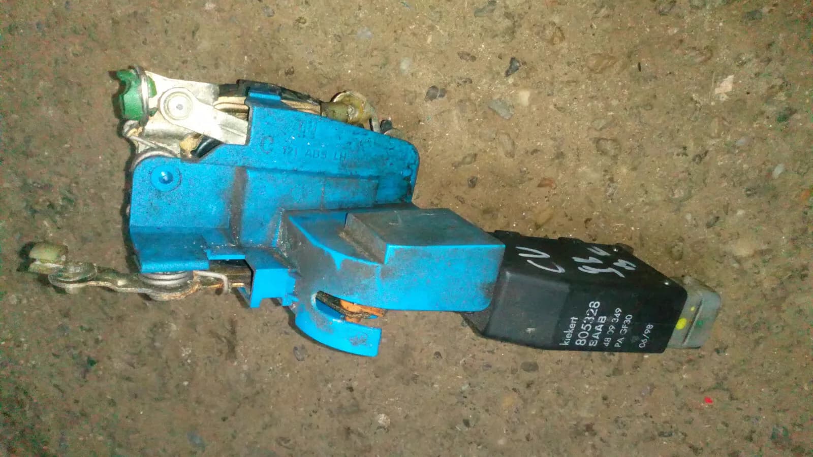 Saab 9-3 Convertible door lock, central locking left part no:4809349