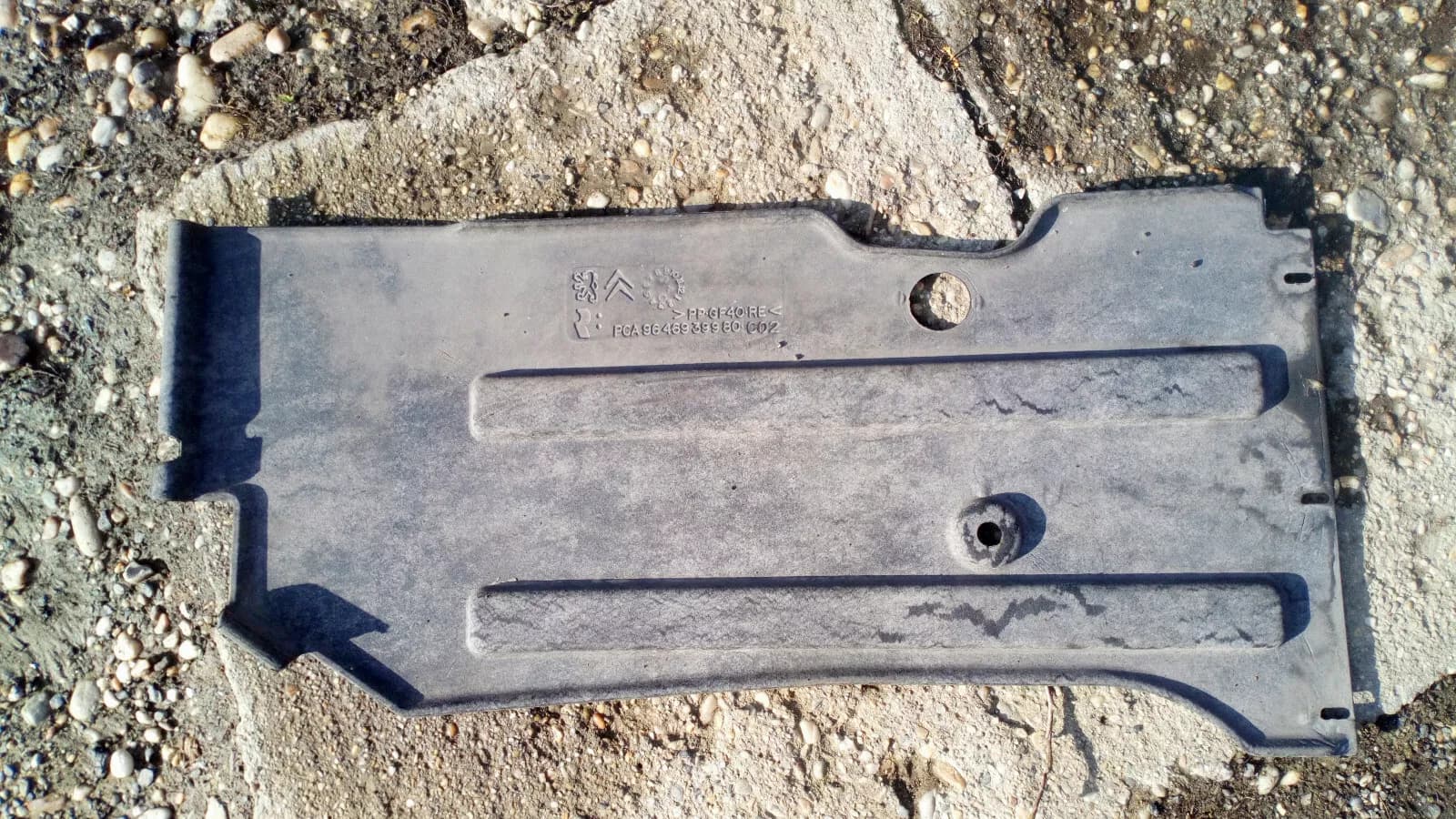 Peugeot 607 cover part no:9646939980