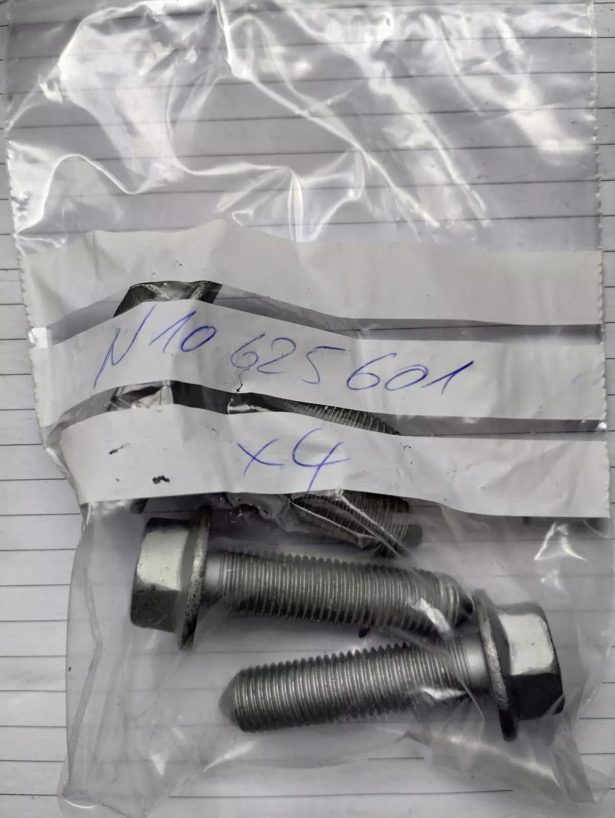 ORIGINAL VW GROUP PARTS, HEXAGON BOLT 4 PCS No: N10625601