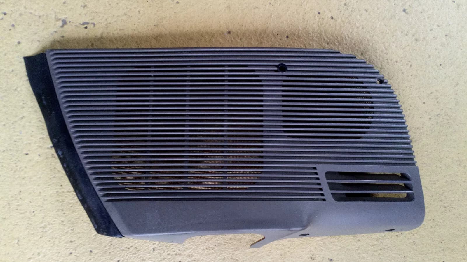 SAAB 9000 Loudspeaker cover beige front