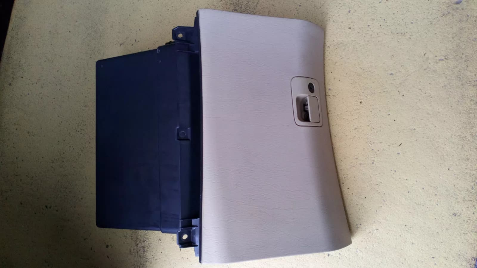 SAAB 9-5 glove box beige part no:4600763 year:2003