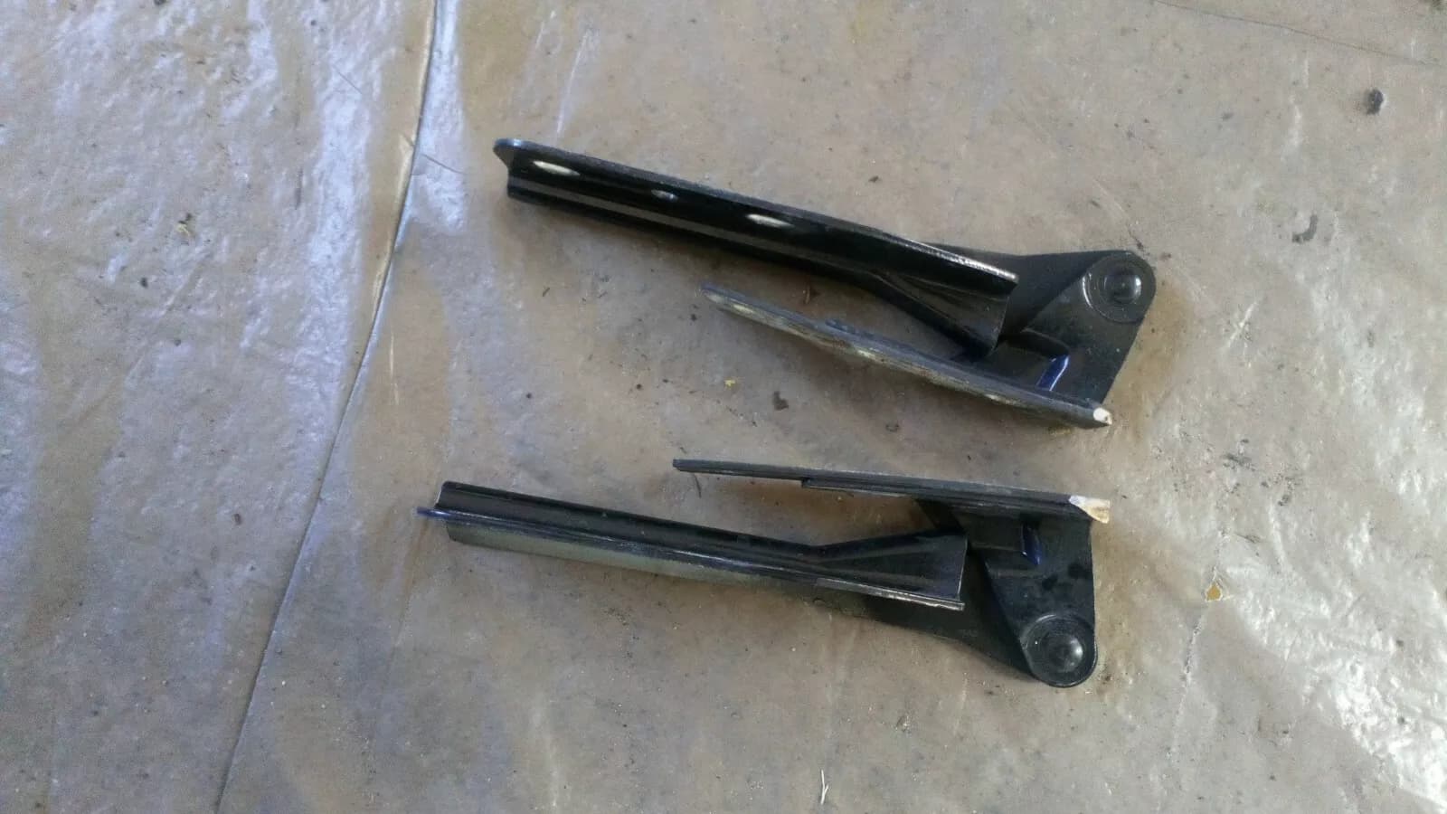 Saab 900NG, 9-3 hood hinge left, right, black year 1994-2003