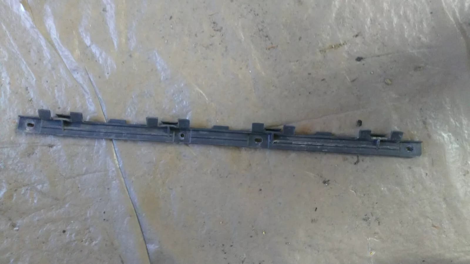 SAAB 900NG, 9-3 sill cover bracket left part no:4249967 year: 1994-2003