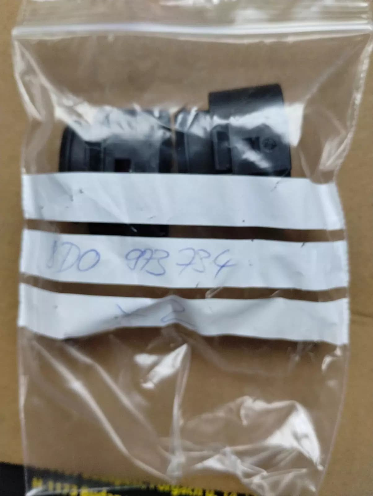 ORIGINAL BENTLEY FLAT CONTACT HOUSING 2 PCS No: 8D0973734