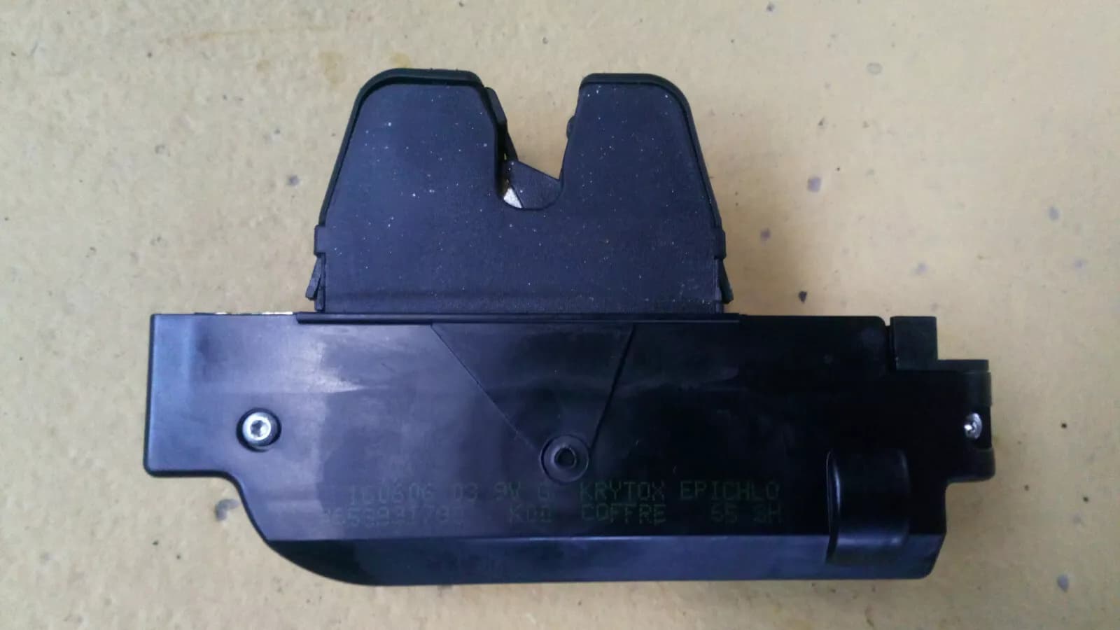 Peugeot 607 tailgate lock Year 2008-