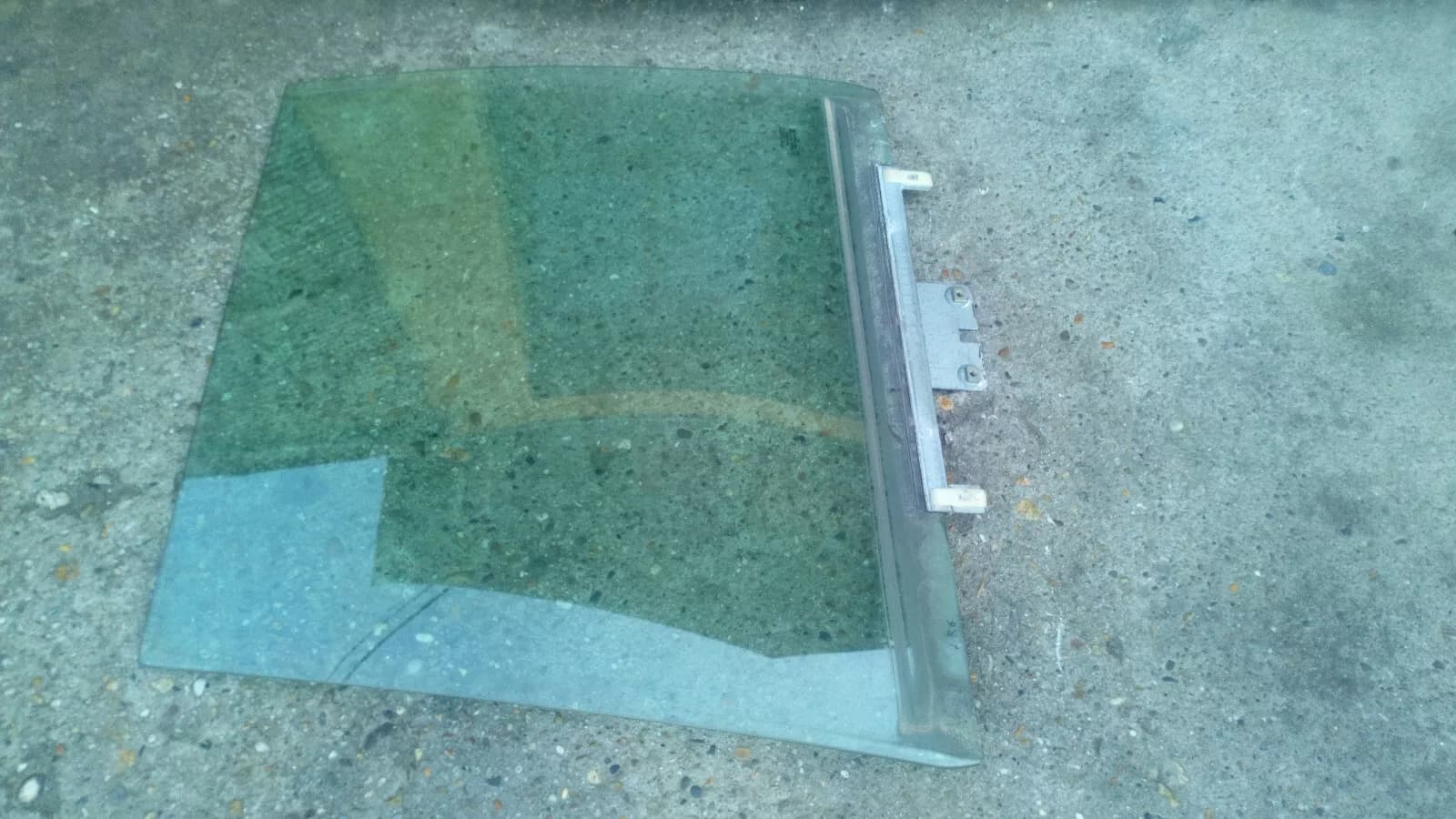 Saab 9000 door window right rear year:1995