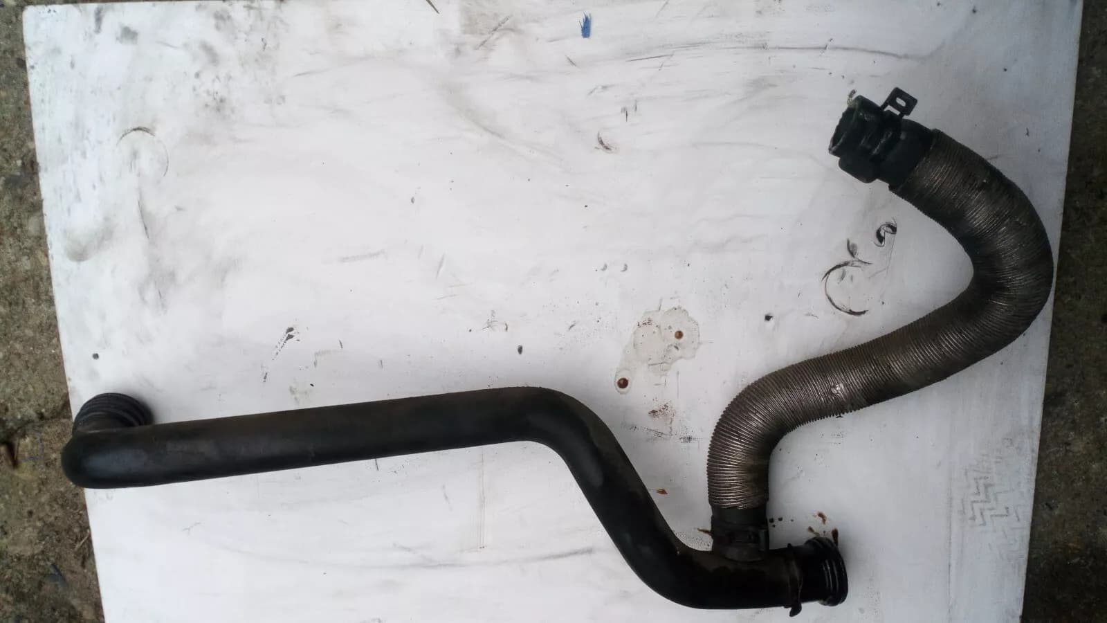 Peugeot 607 2.2 HDI water pump hose year:2006