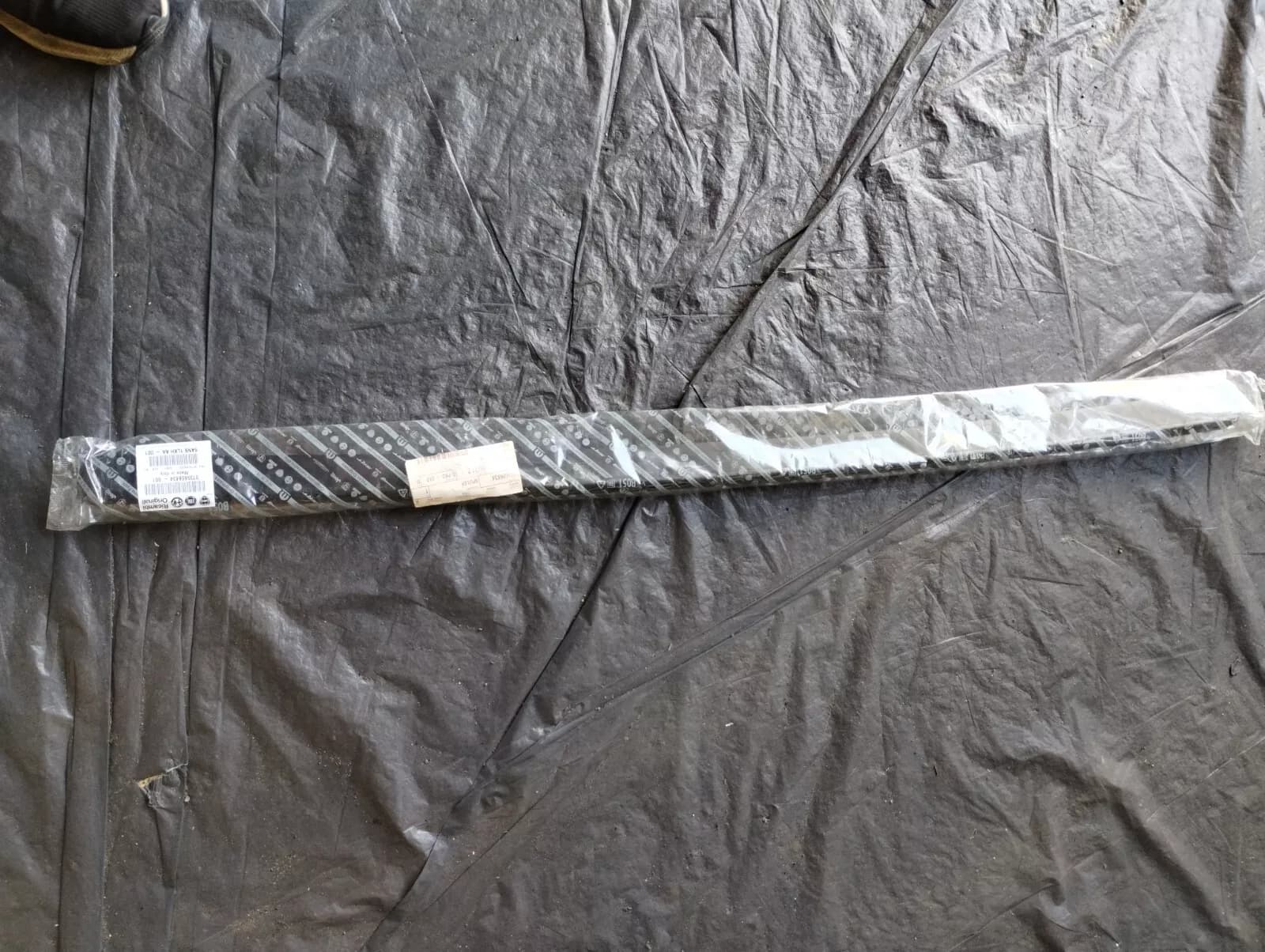 Genuine Fiat bumper trim No: 735606834