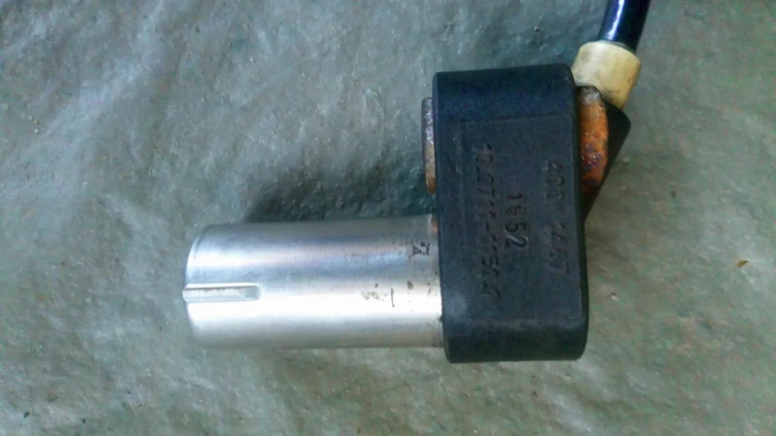 SAAB 9000 ABS sensor right Part no: 4001467 year: 1990-95