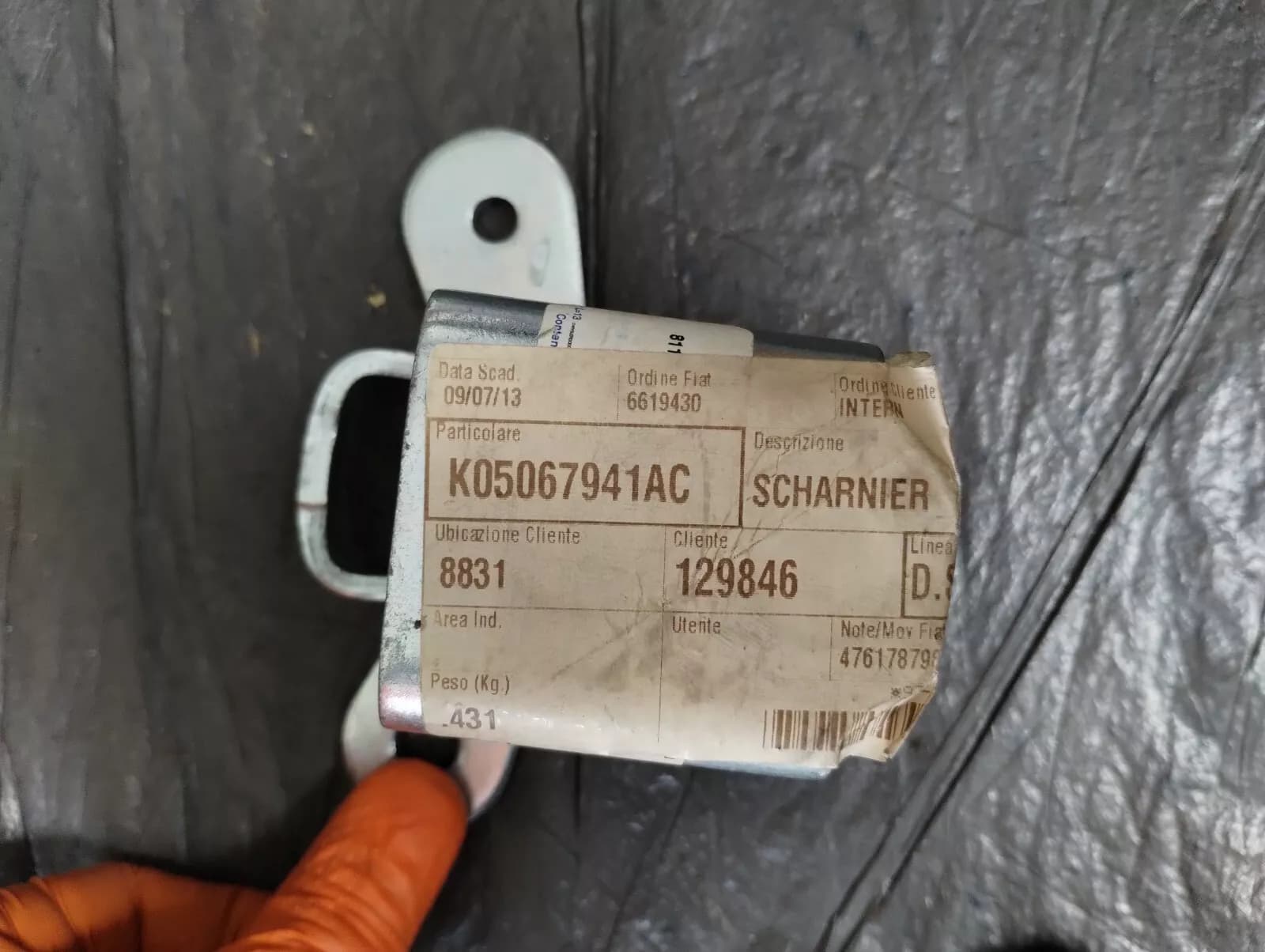 Genuine Fiat Hinge No : K05067941AC