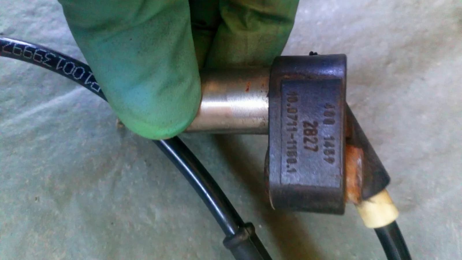 SAAB 9000 ABS sensor left Part no: 4001459 year:1990-95