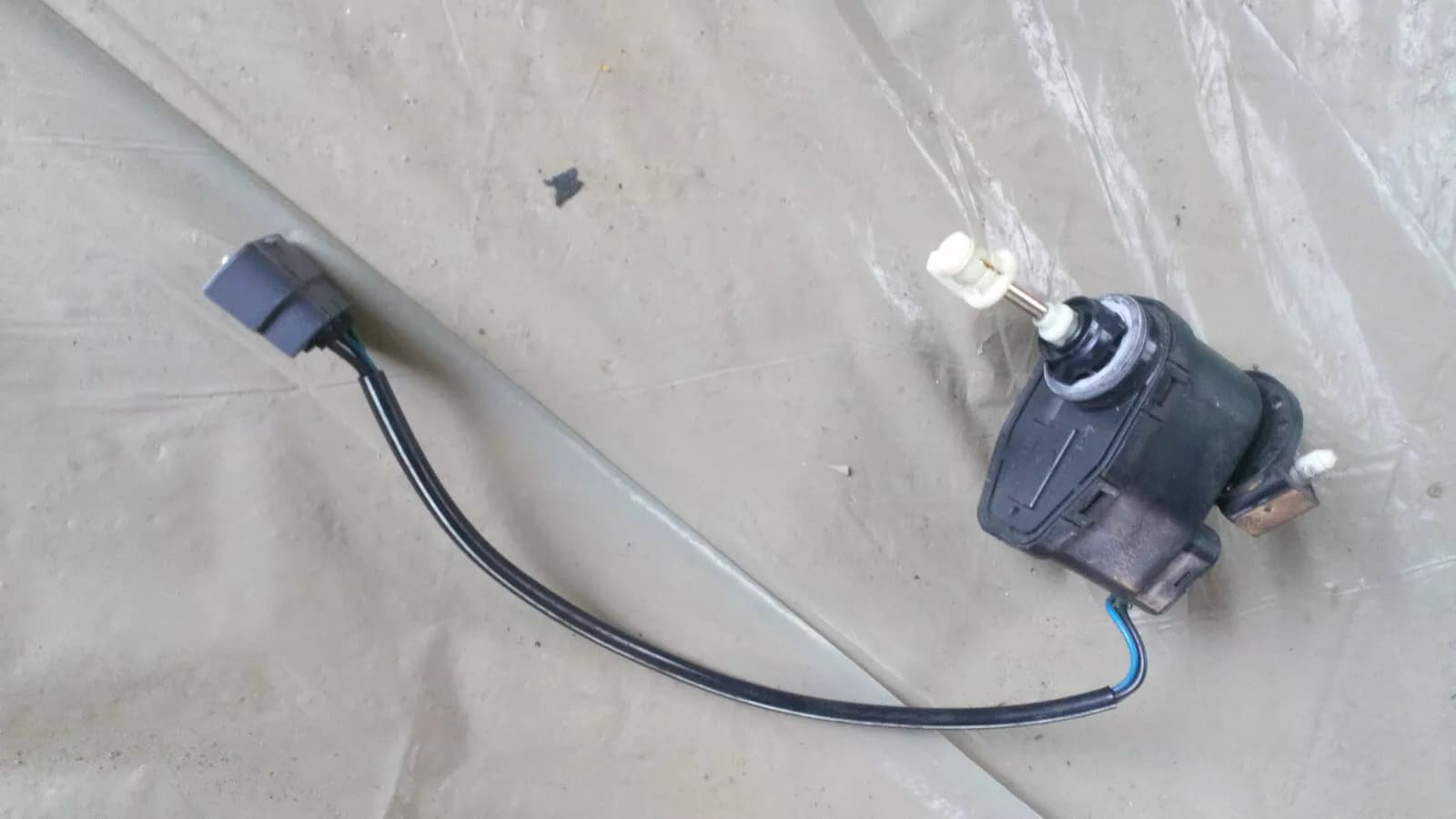 SAAB 9000 headlight range adjustment actuator Part no: 4094967 Year:1992-98