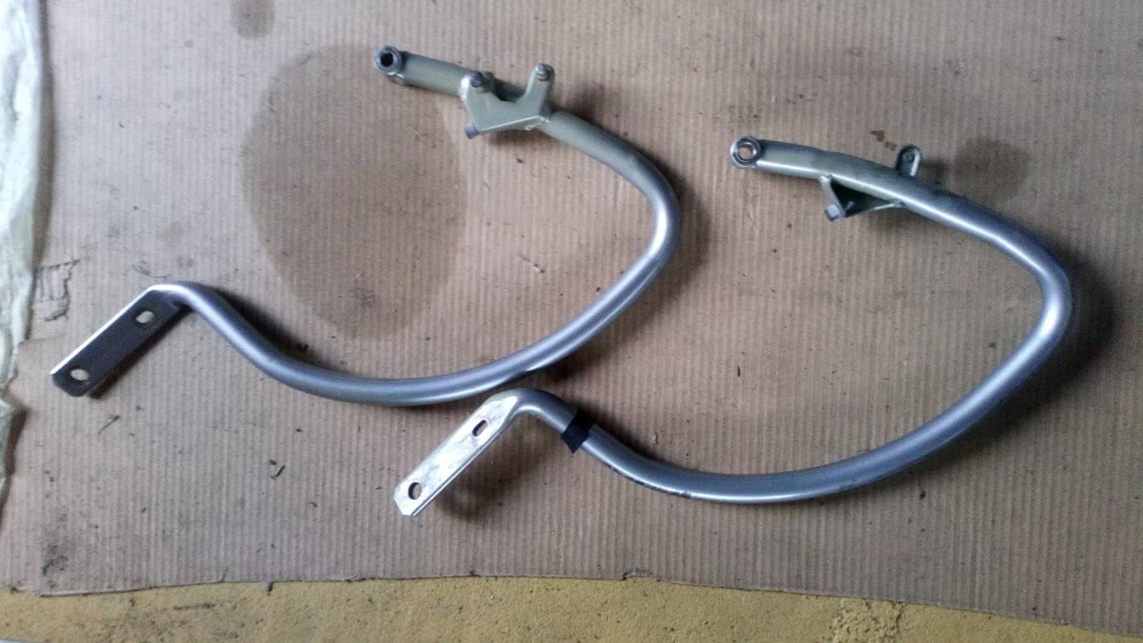 Peugeot 607 tailgate hinge left and right Year:2006