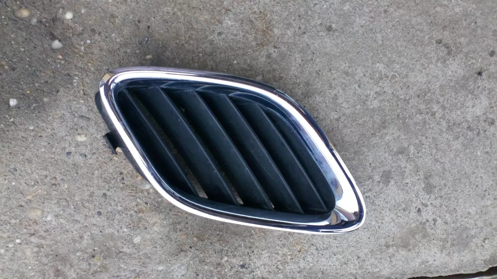 SAAB 9-3 bumper grill left part no:12787226 year:2003-07