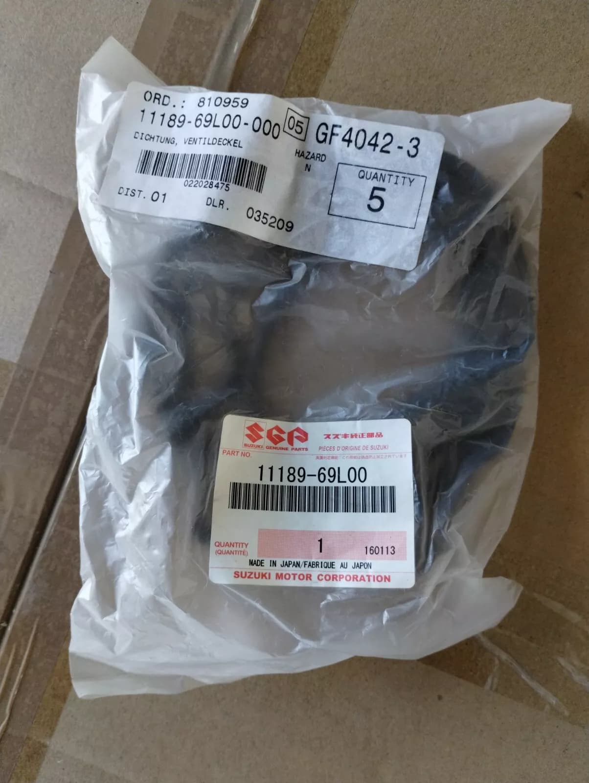 Genuine SUZUKI Seal No: 11189-69L00