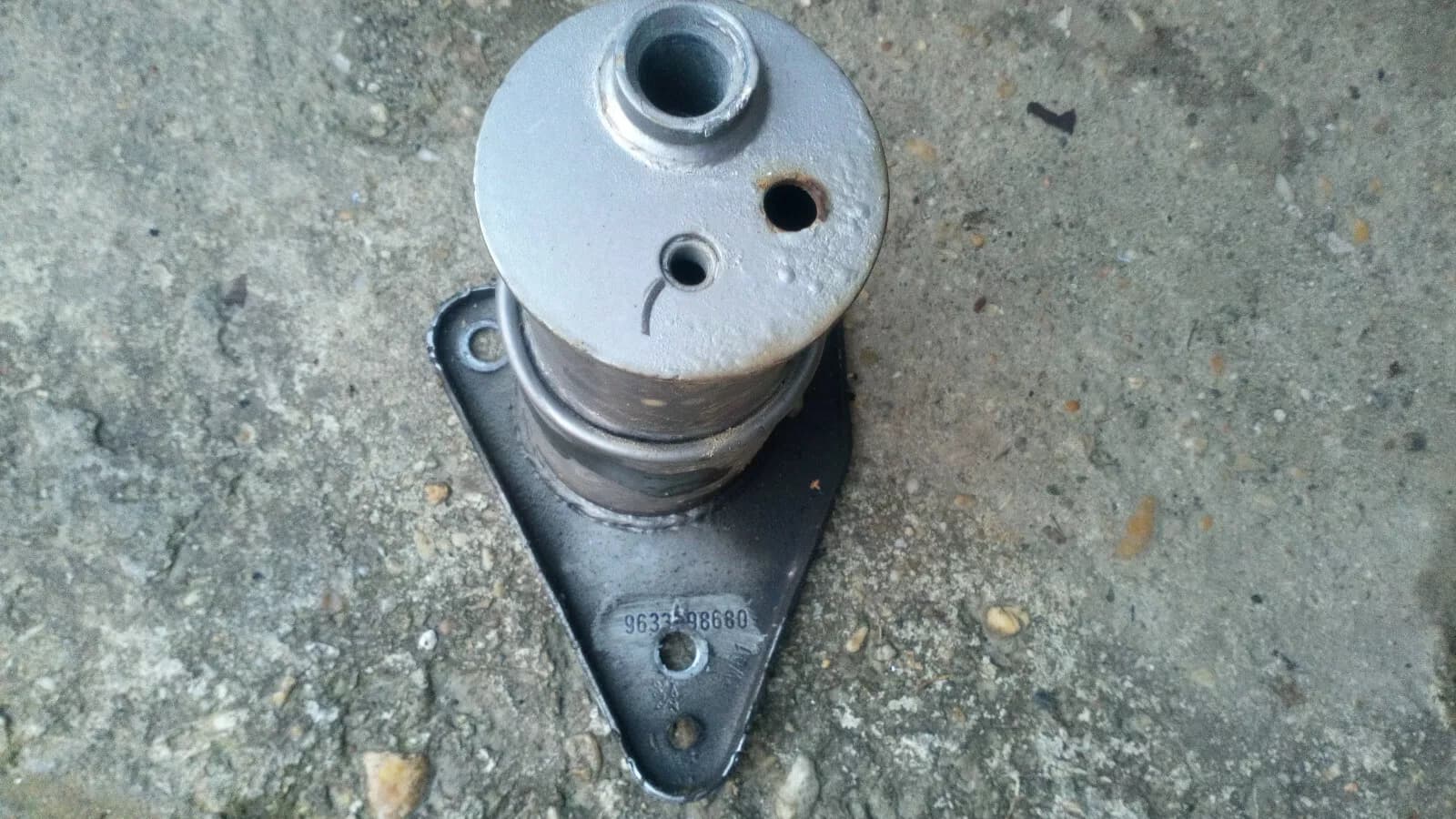 Peugeot 607 front bumper impact beam year:2008