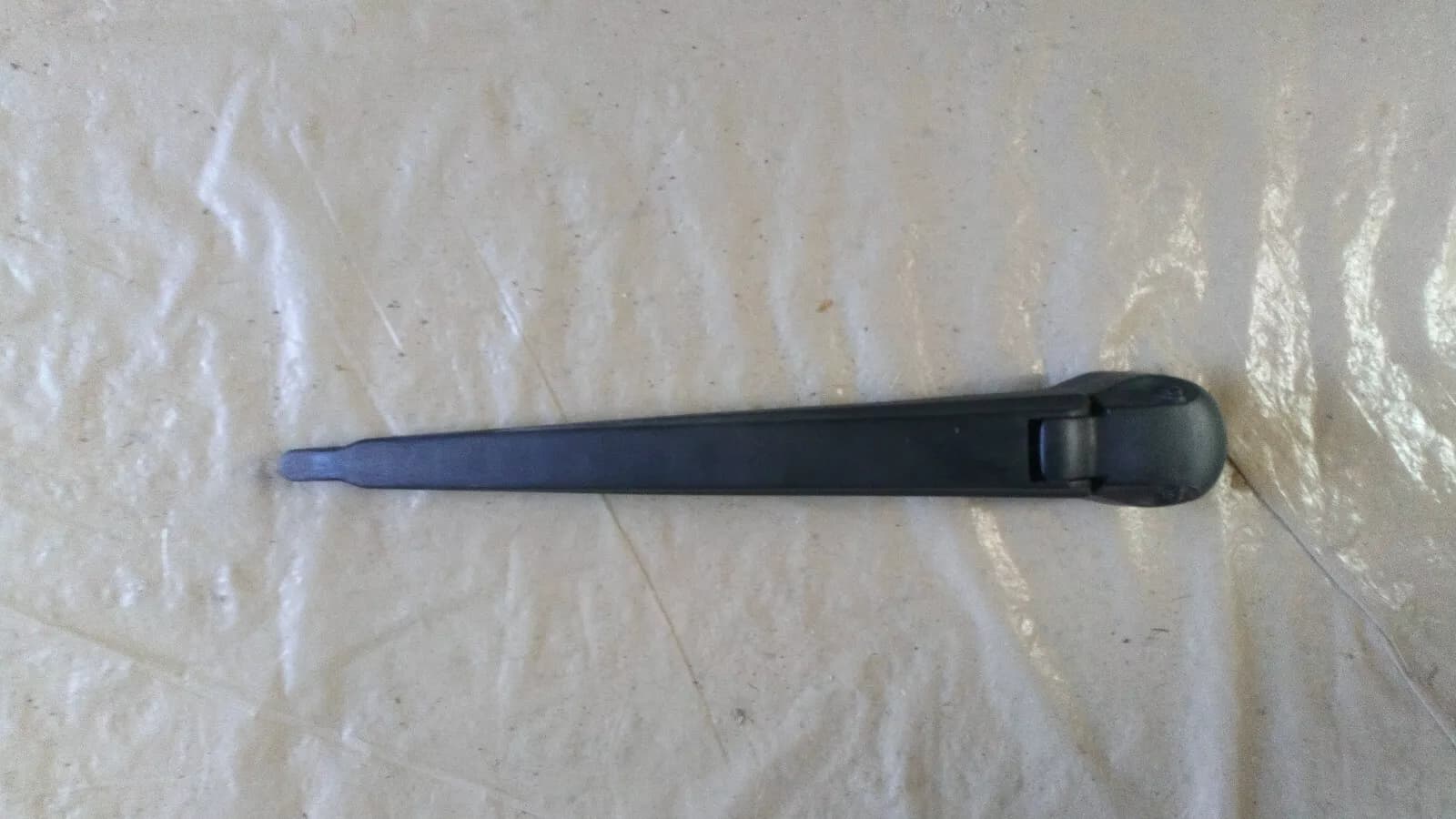 SAAB 9-5 Wagon rear wiper arm year:2002 part no:32019481
