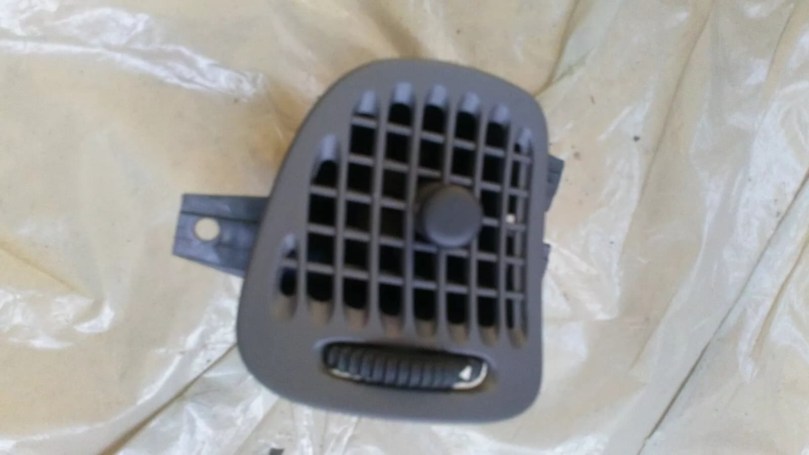 SAAB 9-5 air duct center Year: 1999