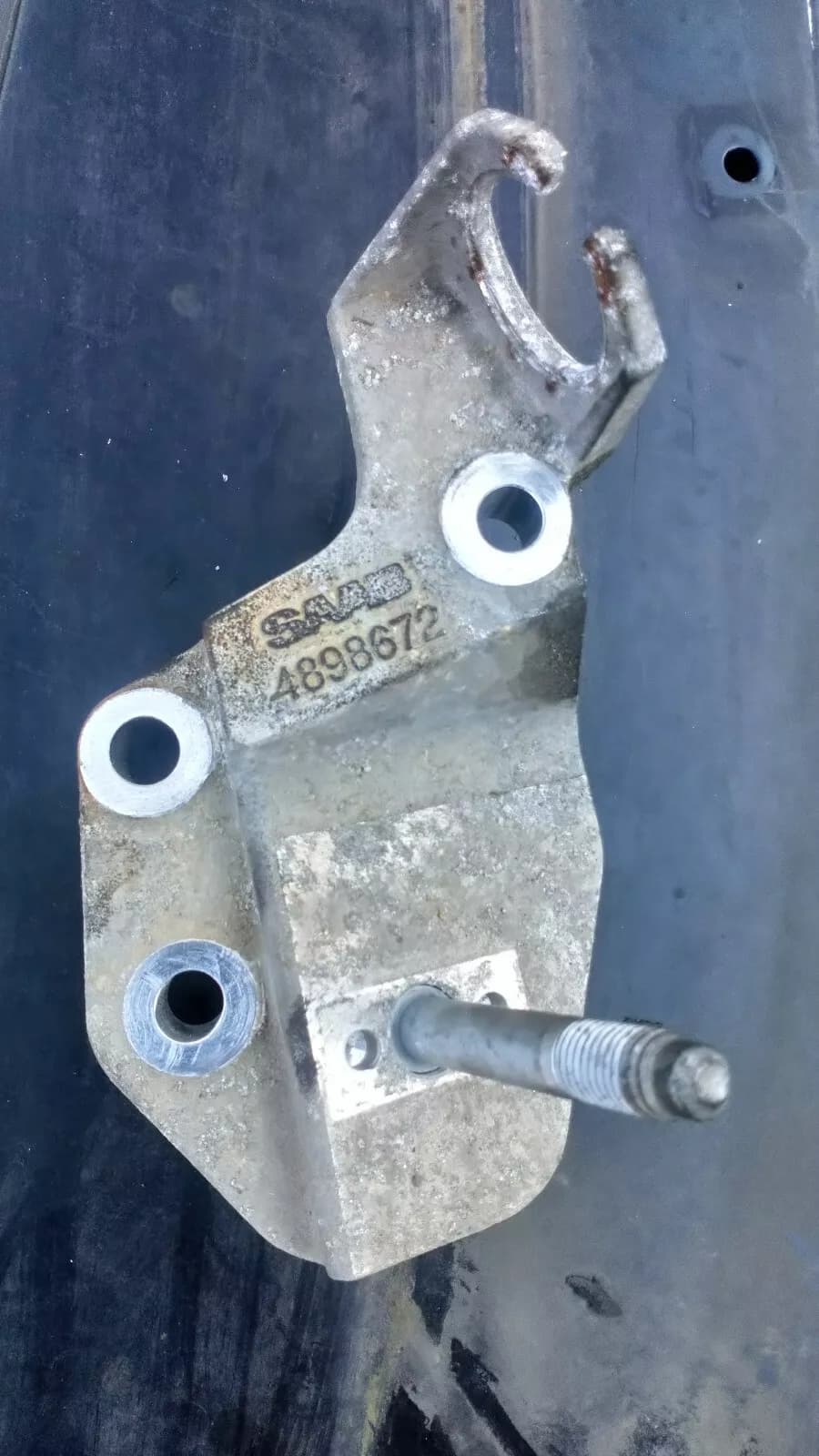 Saab 9-5 Aut transmission mount part no:4898672 year:1998-2001
